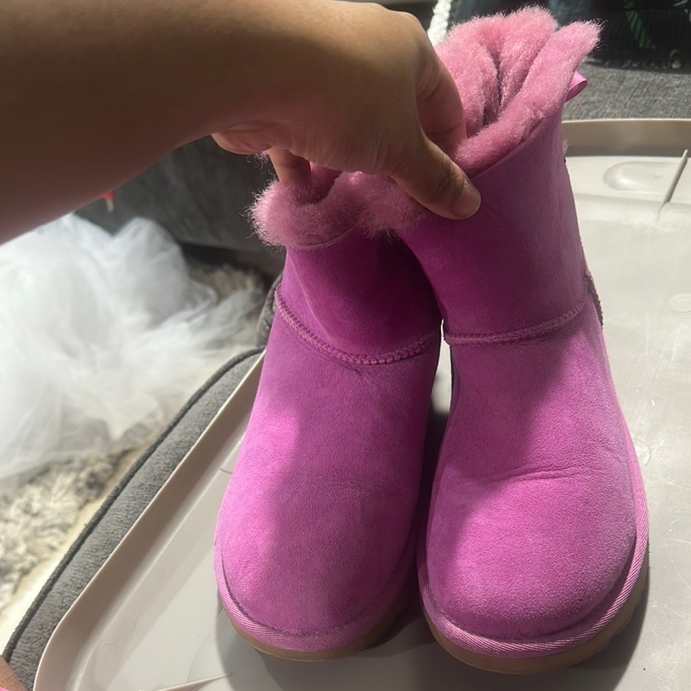 Uggs Bailey bow Pink Suede Boots